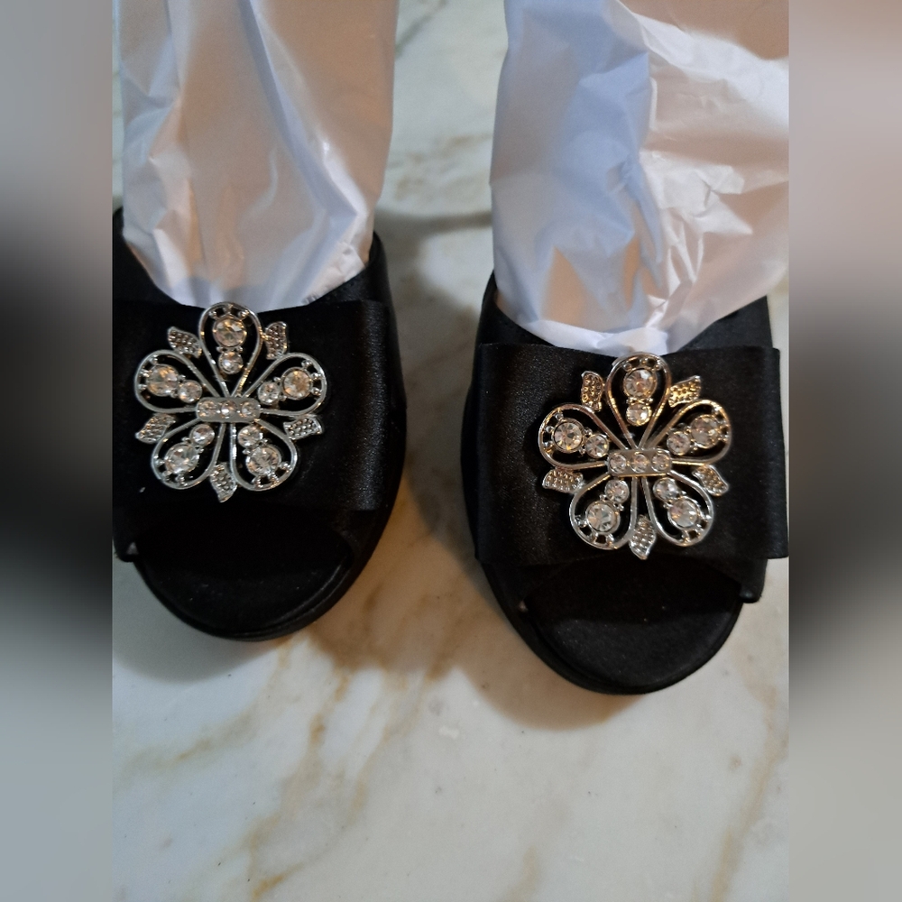 Nina Chic Black Satin Sandals with Crystal Accents 8.5m